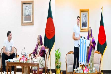 প্রধানমন্ত্রীর সঙ্গে বিশ্বকাপজয়ী