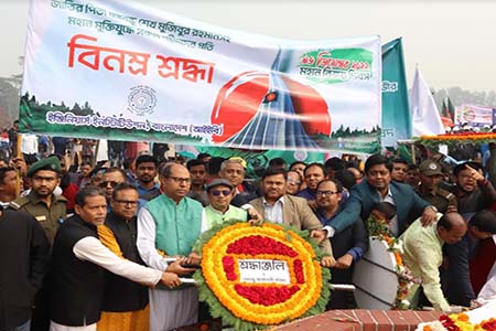 জাতীয় স্মৃতিসৌধে আইইবির শ্রদ্ধা