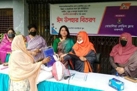 রাজশাহীতে প্রধানমন্ত্রীর উপহার পেলেন ১০০ জন অসহায় নারী