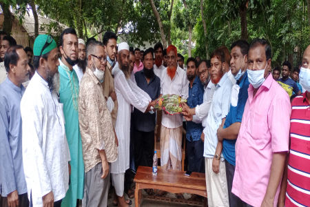 সালথায় আ'লীগ নেতা তারা মিয়ার সাথে প্রাথমিক শিক্ষক সমিতির শুভেচ্ছা বিনিময়