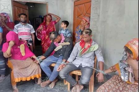 প্রবাসীর স্ত্রীর সাথে পরকীয়া
