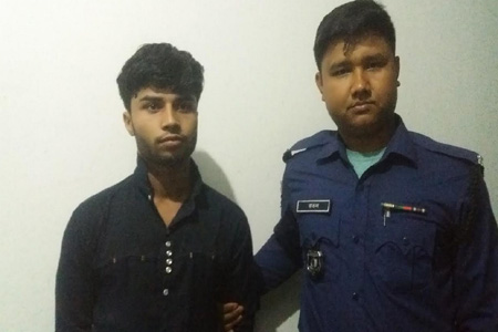 গ্রেপ্তার বখাটে