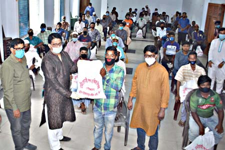 করোনা পরিস্থিতে সাংবাদিকদের গুরুত্বপুর্ন অবদান জাতি কৃতজ্ঞ চিত্তে তা স্মরন করবে -হুইপ ইকবালুর রহিম