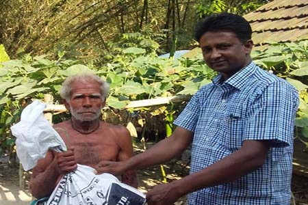 কর্মহীন লোকের খাদ্য সহায়তা দিতে ইসরাফিল আলম এমপির মানবিক খাদ্য সহায়তা কেন্দ্র