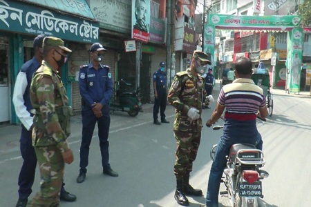 যশোরে সেনাটহল অব্যাহত