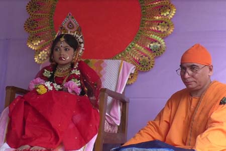 যশোরে উৎসাহ ও উদ্দীপনার মধ্য দিয়ে কুমারী পূজা অনুষ্ঠিত