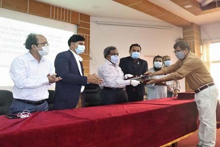 বিশ্ববিদ্যালয়ের সেরা ৪ বিজ্ঞানীকে সম্মাননা দিল যবিপ্রবি শিক্ষক সমিতি