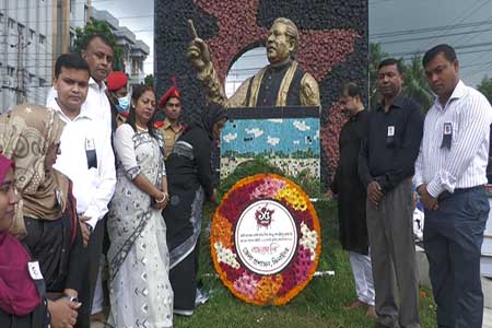ঝিনাইদহে যথাযোগ্য মর্যাদায় পালিত হচ্ছে জাতীয় শোক দিবস