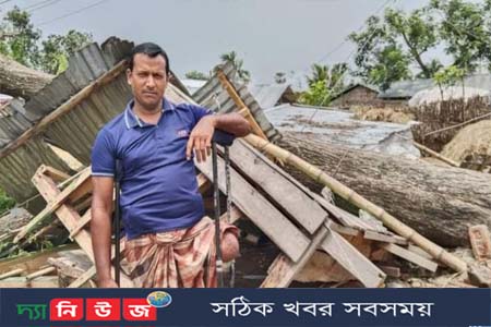 দোকানটি নিমিষেই শেষ