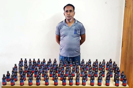 ঝিনাইদহে ফেন্সিডিলসহ মাদক ব্যবসায়ী আটক