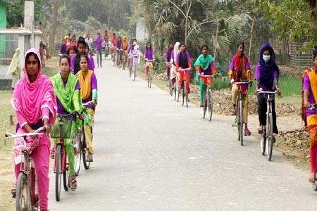 নারীর প্রতি সহিংসতা প্রতিরোধে ঝিনাইদহে বাইসাইকেল র‌্যালী