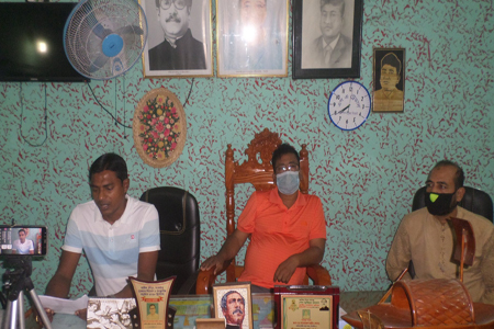 কালীগঞ্জে ত্রান বিতরন নিয়ে সৃষ্ট ঘটনার আলোকে সাংবাদিকদের সাথে পৌর মেয়রের মতবিনিময়