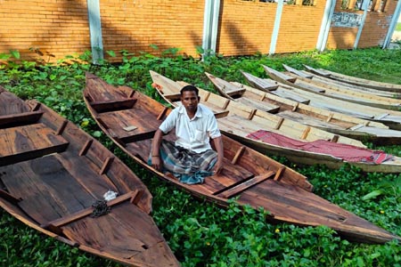 ক্রেতাদের হাকডাক