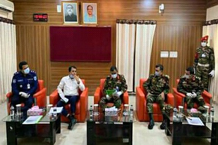 কুড়িগ্রামে করোনা প্রতিরোধে প্রশাসন ও সাংবাদিকের সাথে মতবিনিময় এবং ত্রাণ বিতরণ