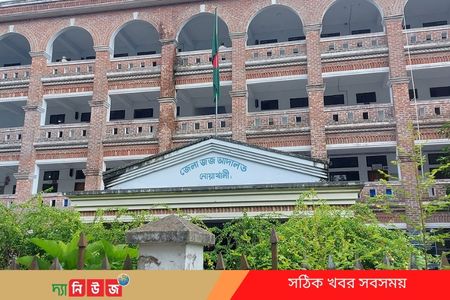 চাঁদার দাবিতে ব্যবসায়ীকে কুপিয়ে হত্যা