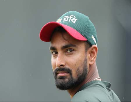 অসাধারণ ক্যাচ নিলেন লিটন