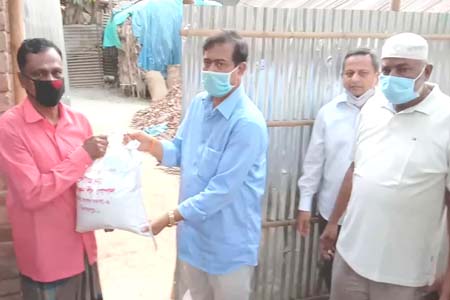 প্রধানমন্ত্রী ঘরে ঘরে খাদ্য সামগ্রী পৌছে দিচ্ছেন -এম পি গোপাল