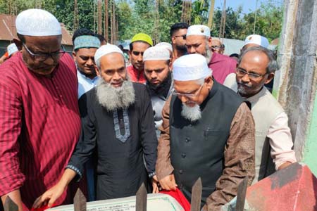 মধ্য ভেঙ্গুড়া দারুন নাজাত মসজিদ ও মক্তবখানার ভিত্তিপ্রস্তর স্থাপন করলেন ধর্মমন্ত্রী
