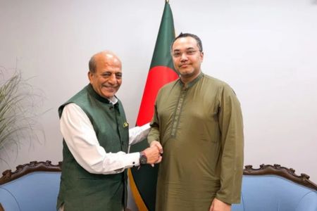 ভারতে পলাতক আসামিরা যাতে অস্থিতিশীলতা সৃষ্টি করতে না পারে: ভারতীয় হাইকমিশনারকে মাহ্দী আমিন