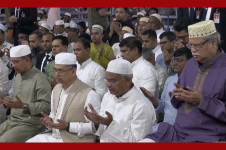 পবিত্র ঈদুল আজহার প্রধান জামাত অনুষ্ঠিত