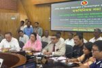 অতিরিক্ত চিকিৎসা সরঞ্জাম কিনে অর্থ লোপাটের অভিযোগ: স্বাস্থ্যমন্ত্রী