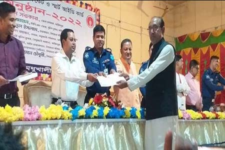 মধুখালীতে বীরমুক্তিযোদ্ধাদের সার্টিফিকেট ও স্মার্ট কার্ড বিতরণ