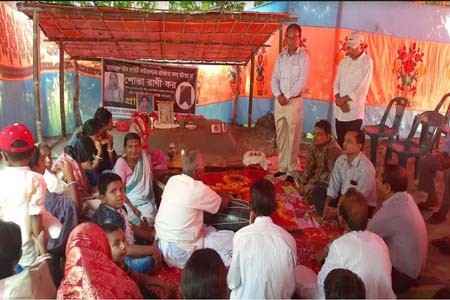 আগৈলঝাড়ায় মনোরঞ্জন ঘটক চ্যারিটি ফাইন্ডেশন প্রতিষ্ঠাতা মলয় ঘটকের মায়ের প্রার্থনা সভা অনুষ্ঠিত