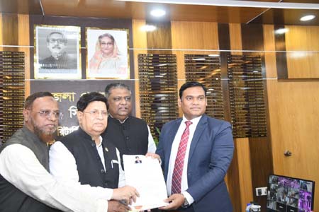 মনোনয়পত্র দাখিল করেছেন পররাষ্ট্রমন্ত্রী ড. মোমেন