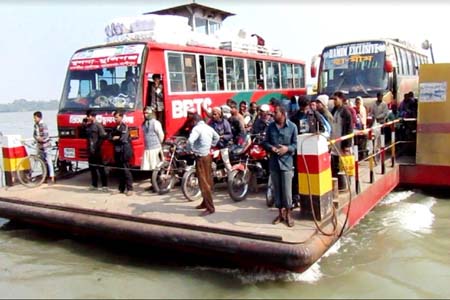 টোল আদায়ের অভিযোগ