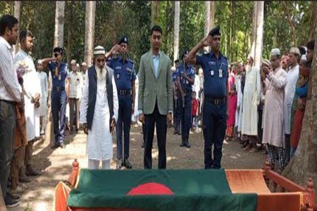 রাষ্ট্রীয় মর্যাদায় বীর মুক্তিযোদ্ধা হারুন অর রশীদের দাফন সম্পন্ন