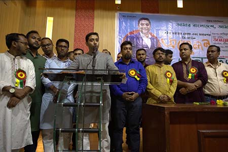 বিশ্ববিদ্যালয়গুলো দখল করতে মরিয়া