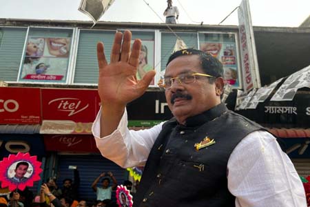 সন্ত্রাসী ও খুনিদের দলে
