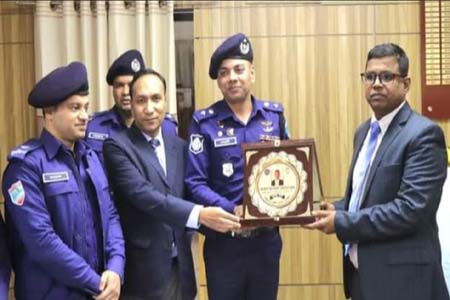 নড়াইলের বিজ্ঞ জেলা ও দায়রা জজ