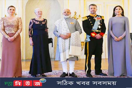 গোটা বিশ্বকে টিকা