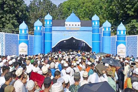 জাতীয় ঈদগাহ ময়দানে ঈদের প্রধান জামাত অনুষ্ঠিত