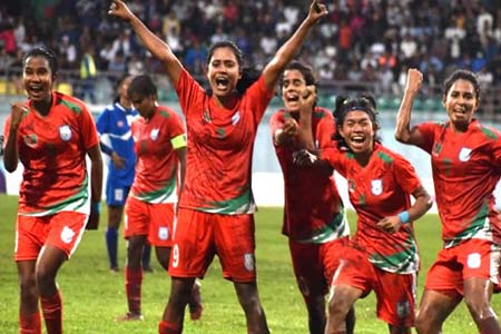 যুব ও ক্রীড়া মন্ত্রণালয় কর্তৃক সংবর্ধনা প্রদান