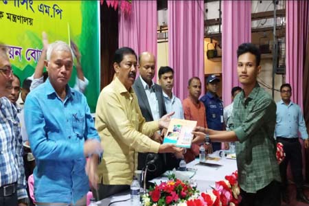 চাকরিতে কারো সুপারিশ নয়