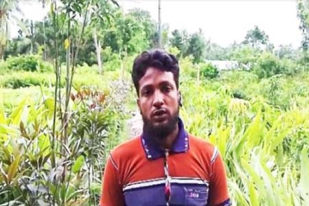 পাইকগাছায় নার্সারী ব্যবসা করে সফল হয়েছে যুবক আফসার