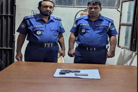 যৌথবাহিনীর অভিযানে বিদেশী পিস্তল উদ্ধার