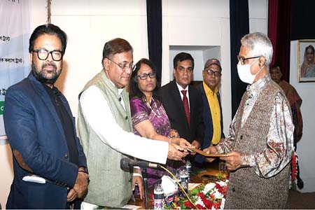 সাংবাদিকদের একচোখা নীতি নিয়ে দেখে না আওয়ামী লীগ সরকার -তথ্যমন্ত্রী
