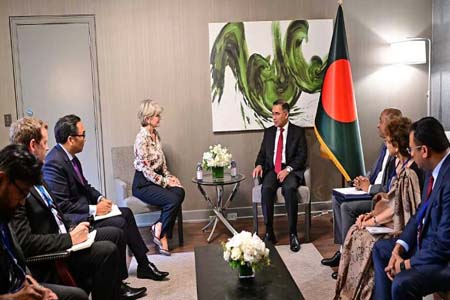 জুলি বিশপের সঙ্গে তারেক রহমানের বৈঠক, রোহিঙ্গা সংকটের টেকসই সমাধানে আন্তর্জাতিক সহযোগিতা চাইল বাংলাদেশ