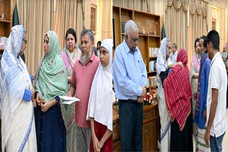 সহিংসতায় নিহত ৩৪ জনের পরিবারকে পারিবারিক সঞ্চয়পত্র ও নগদ অর্থ সহায়তা দিয়েছেন প্রধানমন্ত্রী