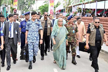 নেতাকর্মীদের ঐক্যবদ্ধ হওয়ার আহ্বান প্রধানমন্ত্রীর