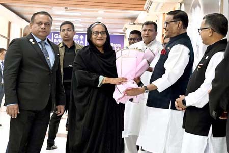 সৌদি আরব থেকে দেশে ফিরলেন প্রধানমন্ত্রী