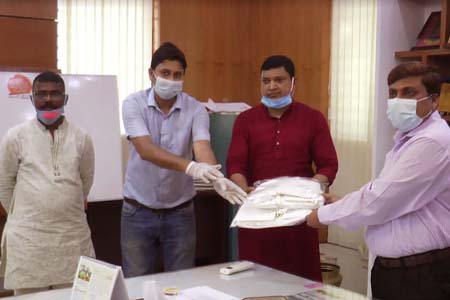 জেলা প্রশাসনকে পিপিই