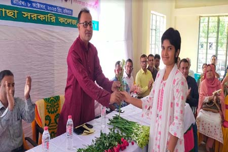 পাইকগাছার দুটি কলেজে একাদশ শ্রেণির শিক্ষার্থীদের ক্লাস উদ্বোধন ও নবীন বরণ অনুষ্ঠান