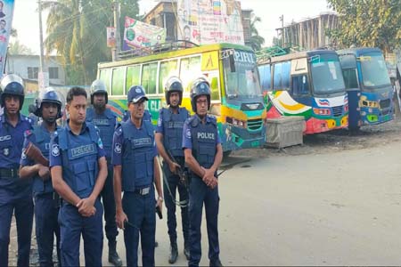 যাত্রী সংকটে দুরপাল্লার বাস