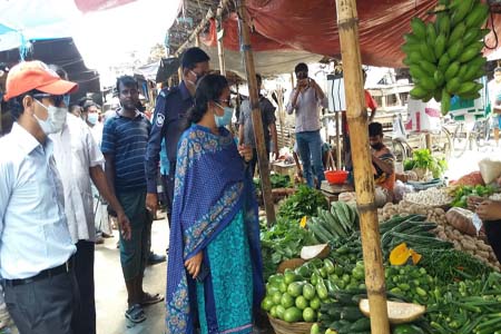 পাইকগাছার কপিলমুনি বাজারের ৫ ব্যবসায়ীকে জরিমানা