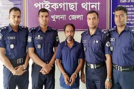 ছাত্রীর মা'কে ধর্ষণ করে ইন্টারনেটে