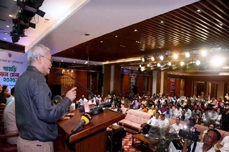 প্রাকৃতিক খাদ্যাভ্যাসে অভ্যস্ত